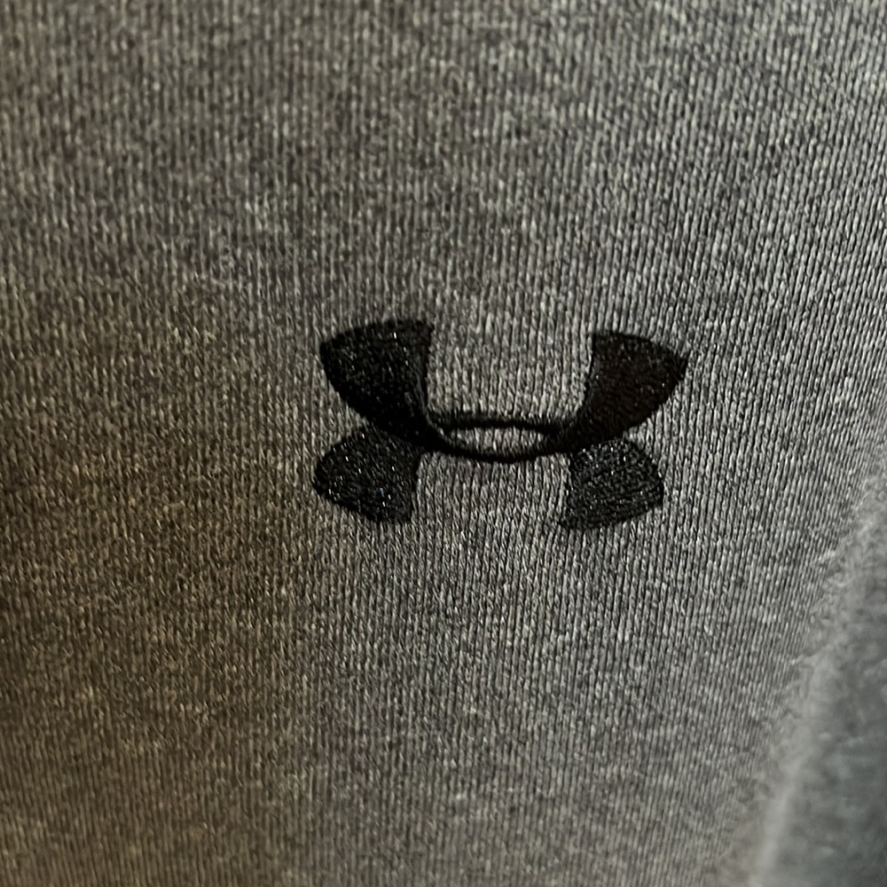 Under Armour grey mens golf polo. Heat Gear fabric XL - Picture 3 of 6